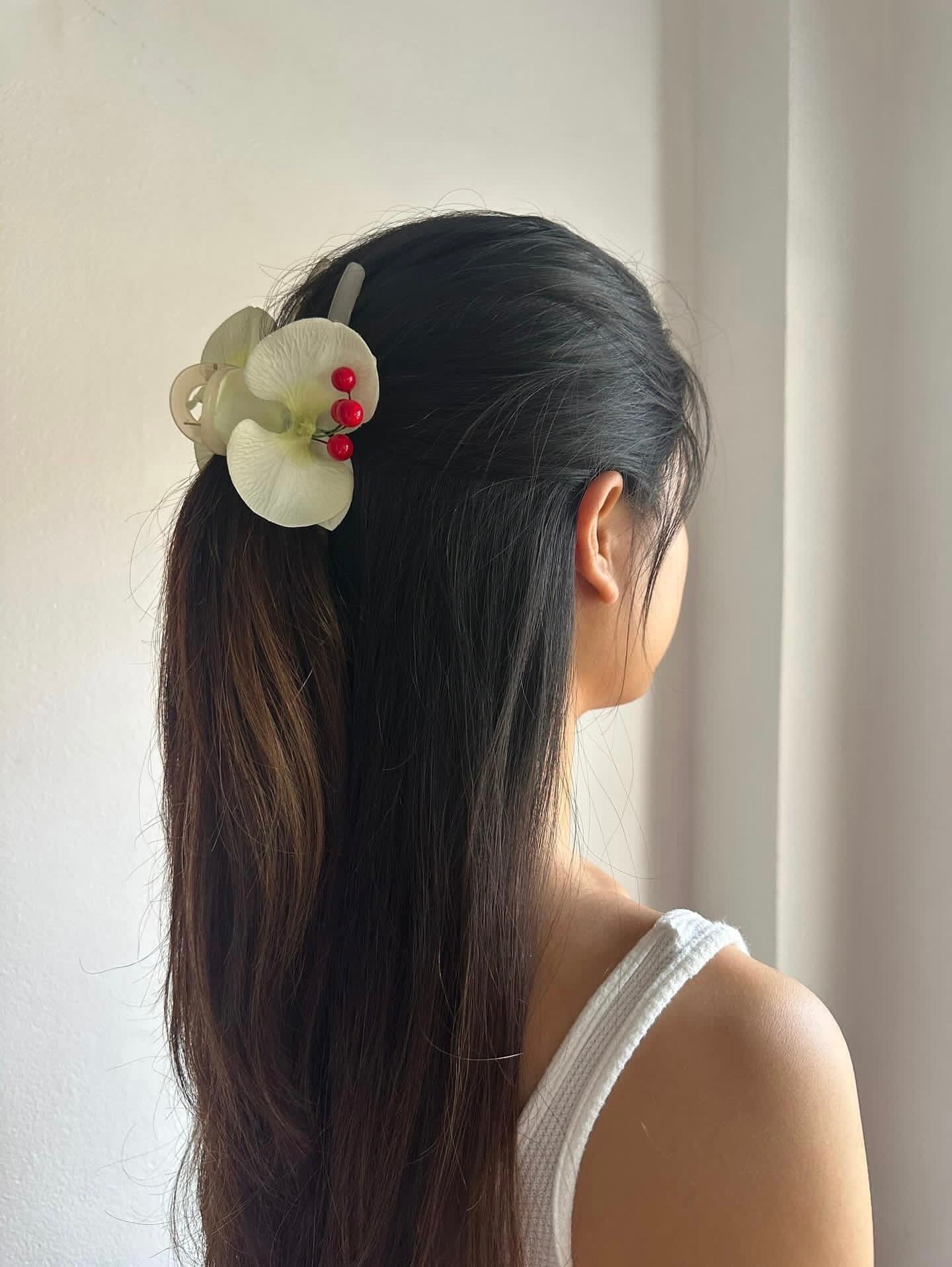 Handmade Flower Hair Clips🌷🤍